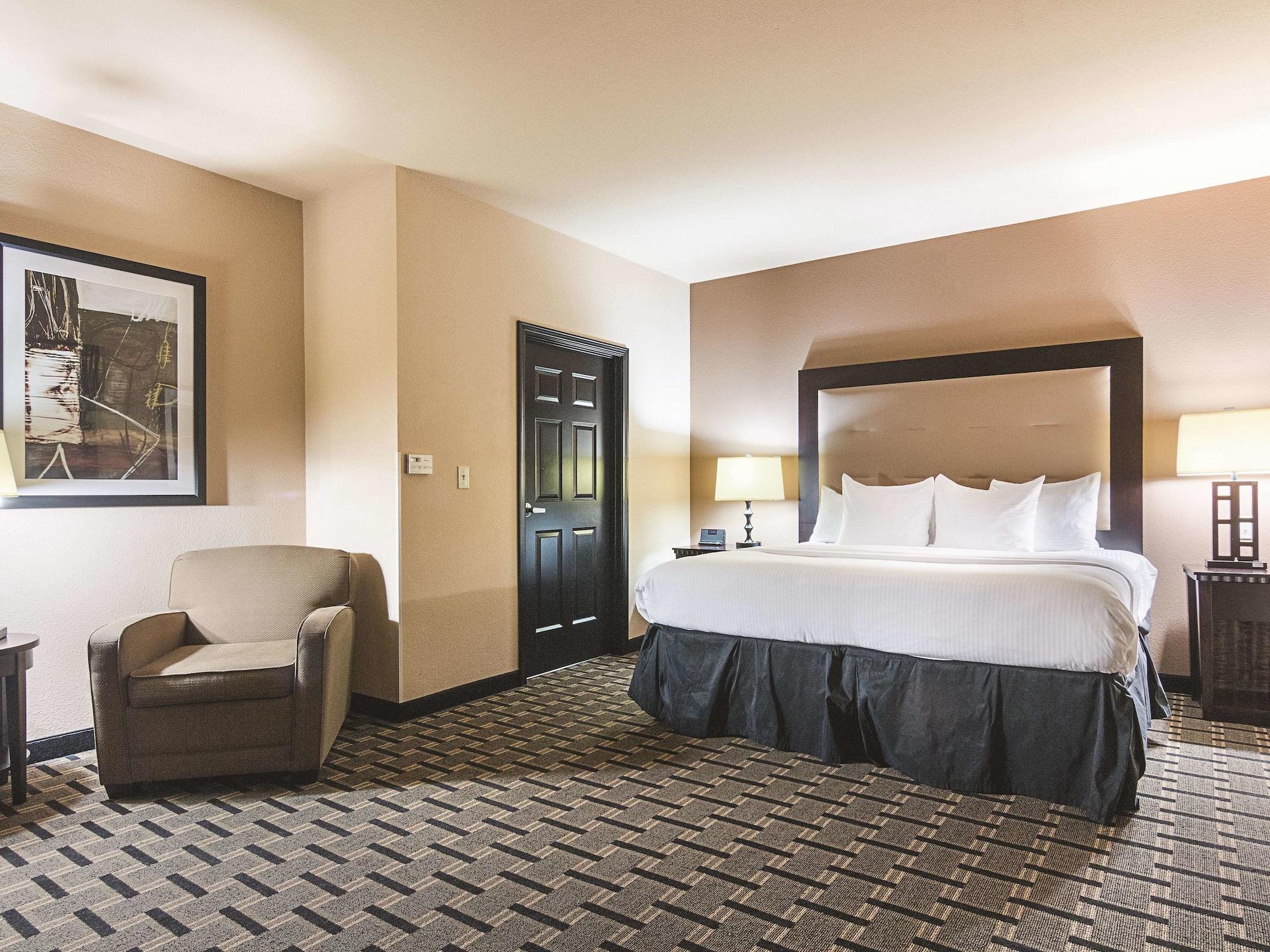 La Quinta By Wyndham Mt. Pleasant Hotel Mount Pleasant Екстериор снимка