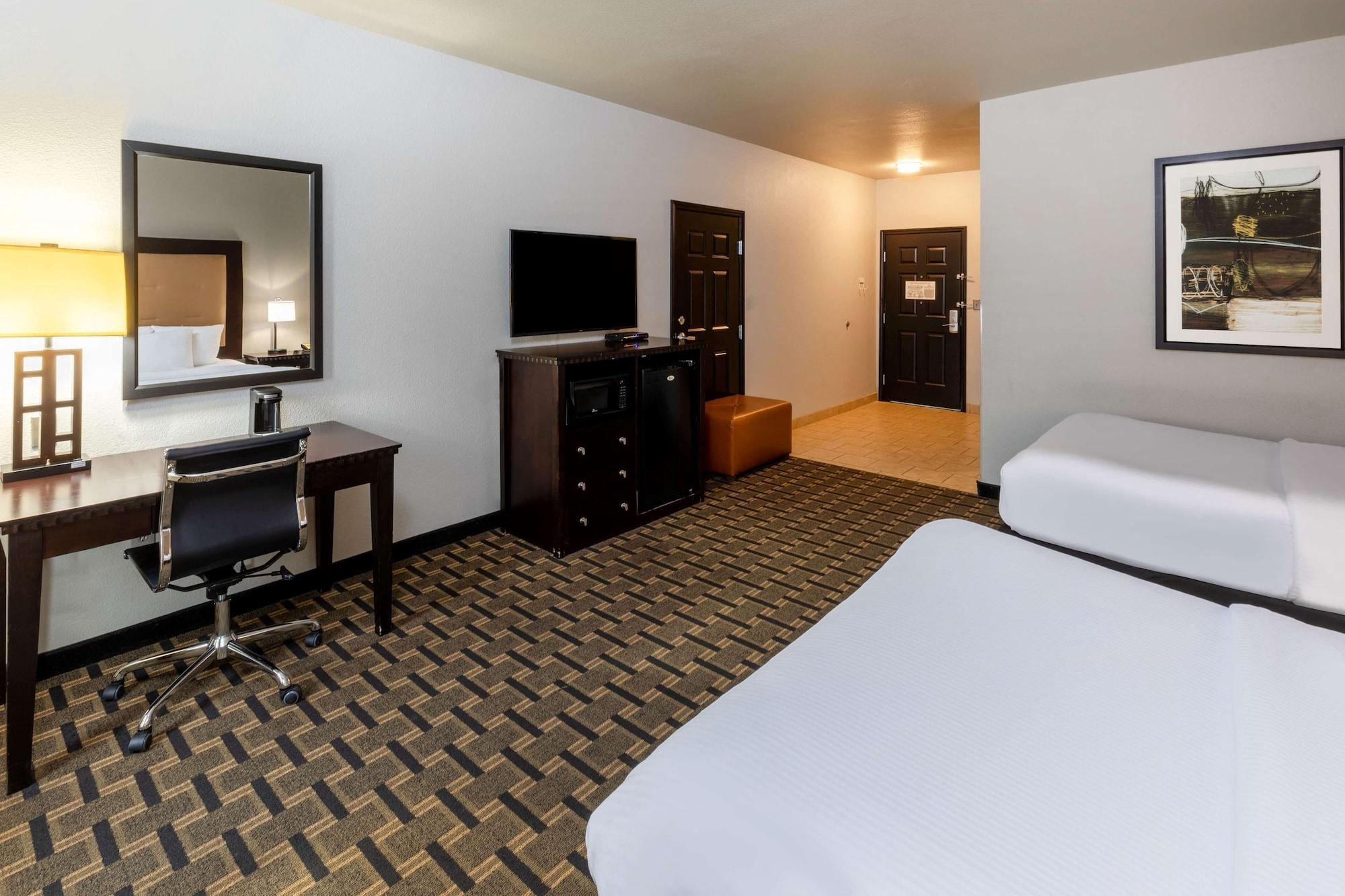 La Quinta By Wyndham Mt. Pleasant Hotel Mount Pleasant Екстериор снимка