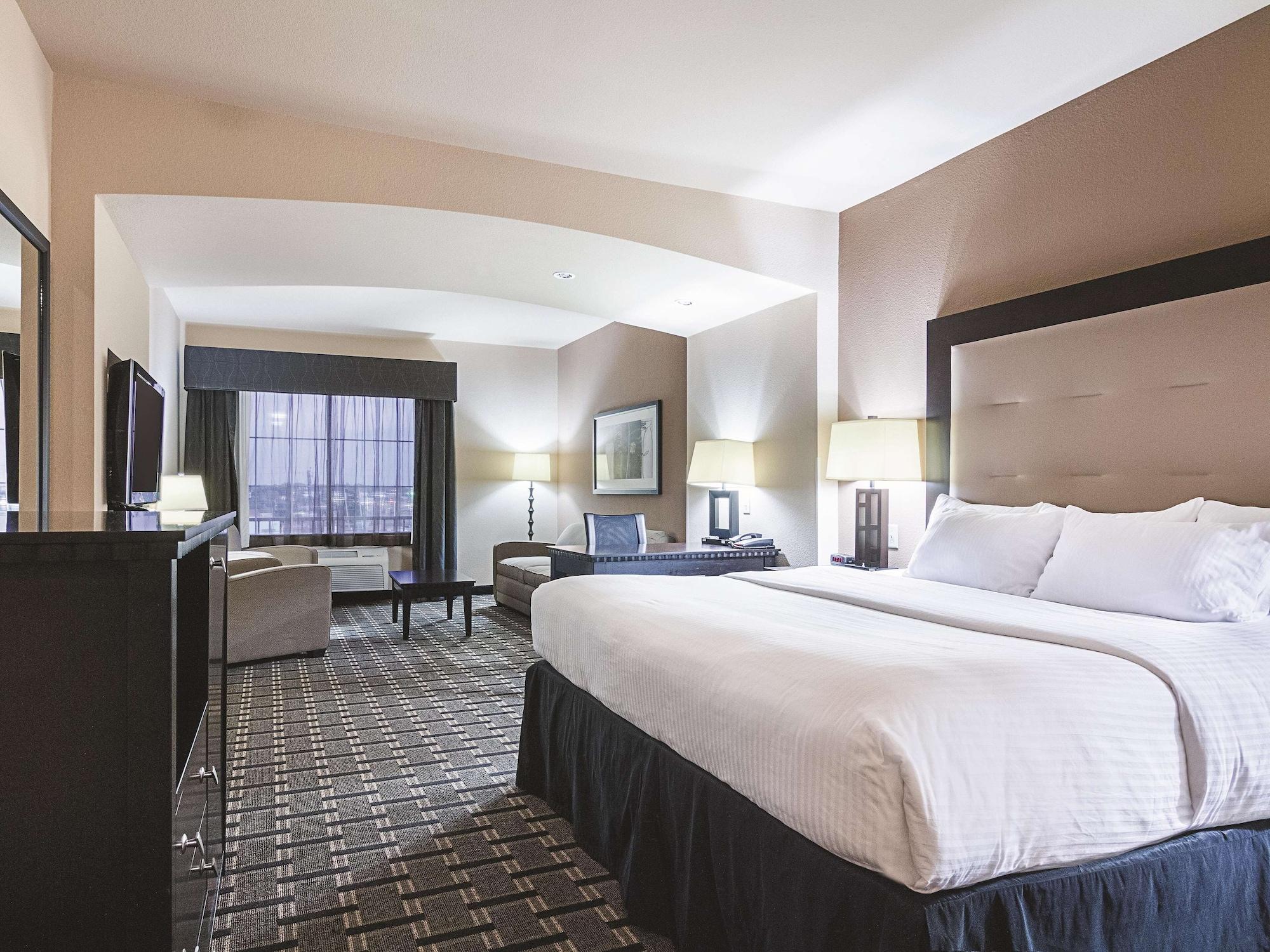 La Quinta By Wyndham Mt. Pleasant Hotel Mount Pleasant Екстериор снимка