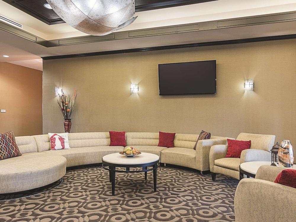 La Quinta By Wyndham Mt. Pleasant Hotel Mount Pleasant Екстериор снимка