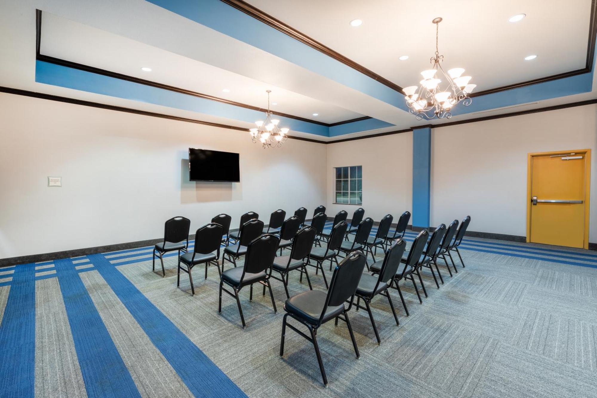 La Quinta By Wyndham Mt. Pleasant Hotel Mount Pleasant Екстериор снимка