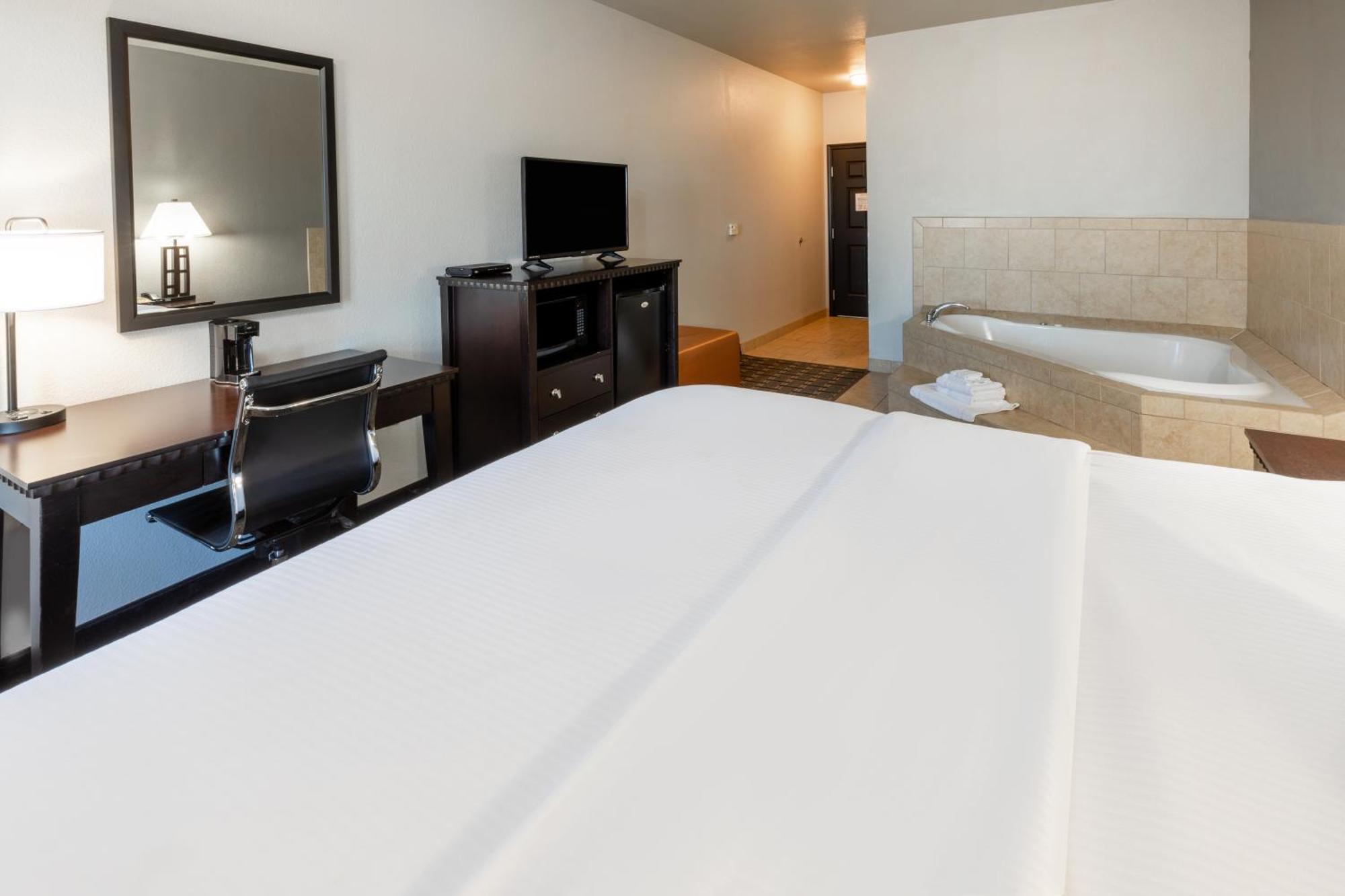 La Quinta By Wyndham Mt. Pleasant Hotel Mount Pleasant Екстериор снимка
