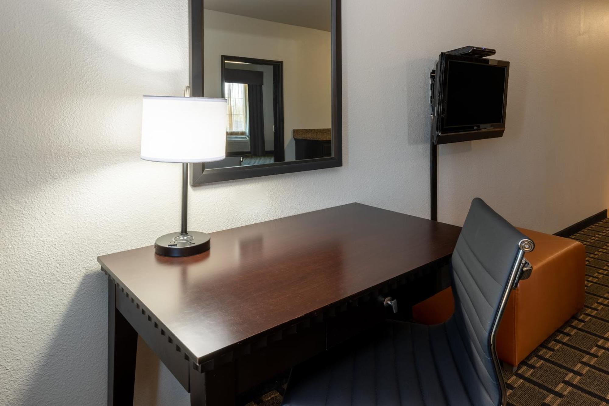 La Quinta By Wyndham Mt. Pleasant Hotel Mount Pleasant Екстериор снимка