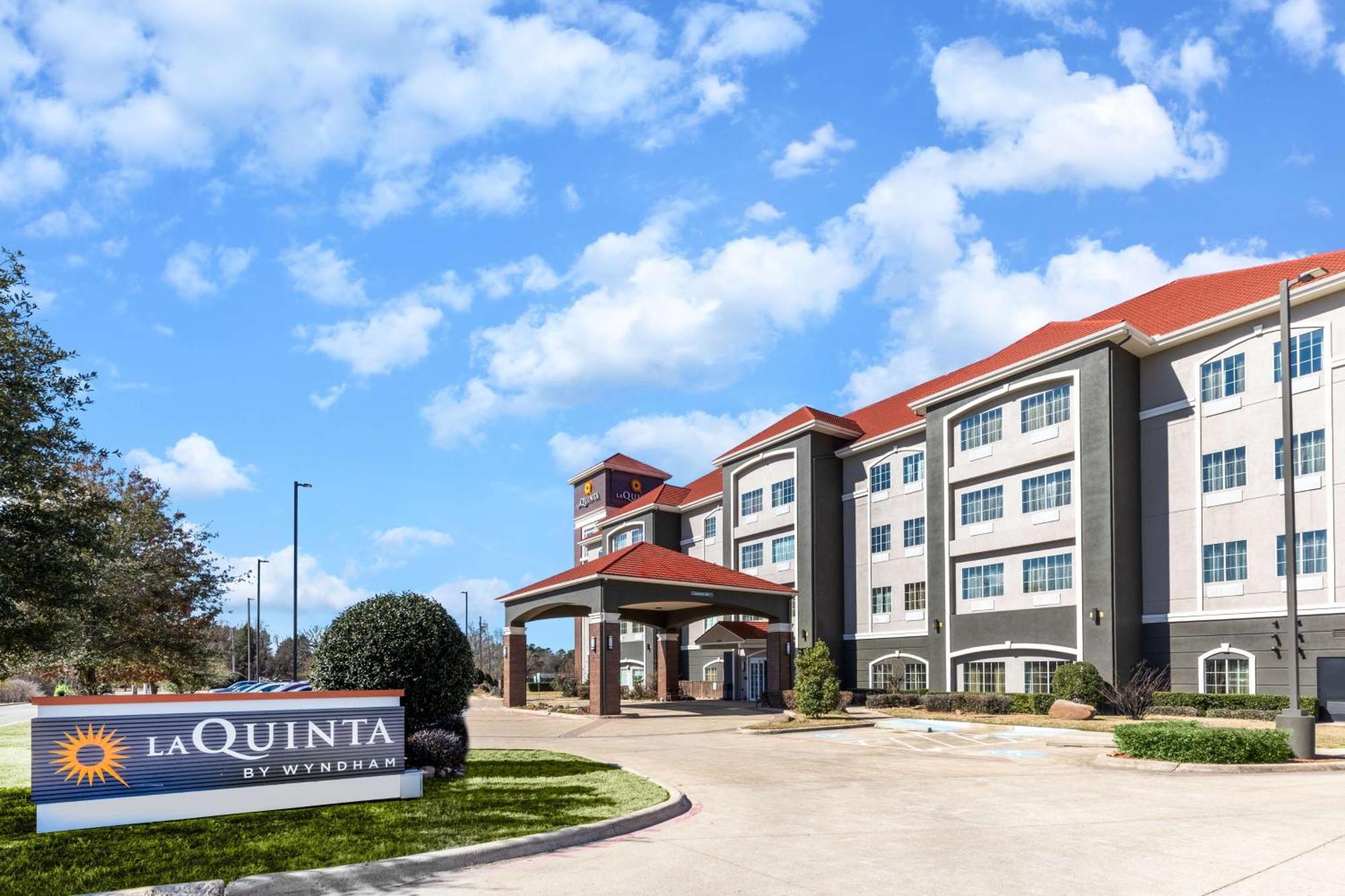 La Quinta By Wyndham Mt. Pleasant Hotel Mount Pleasant Екстериор снимка
